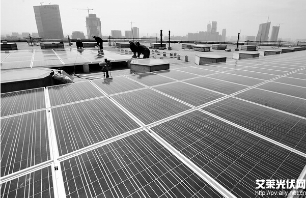 合肥政务中心“双子楼”屋顶铺太阳能面板