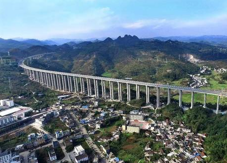 贵州首条应用光伏发电智能系统高速路28日开通！