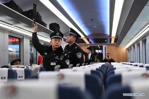 Fuxing bullet train debuts on Lanzhou-Chongqing line