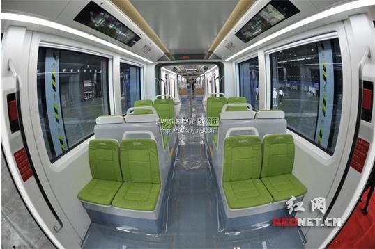 First Changsha-made tramcar goes into operation