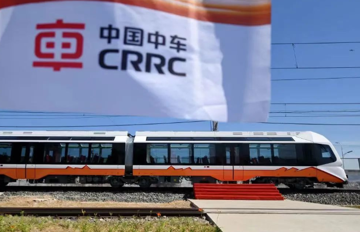 中国出口阿根廷新能源轻轨列车下线