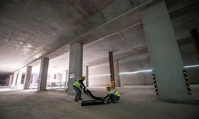北京地铁13号线扩能提升工程首个车站主体结构封顶