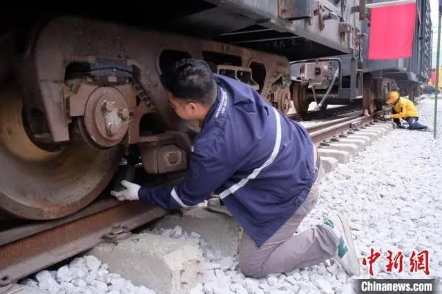马来西亚学生赴中学习铁路技术提升实训技能