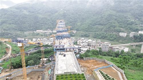 渝昆高铁盐津南站建设快速推进