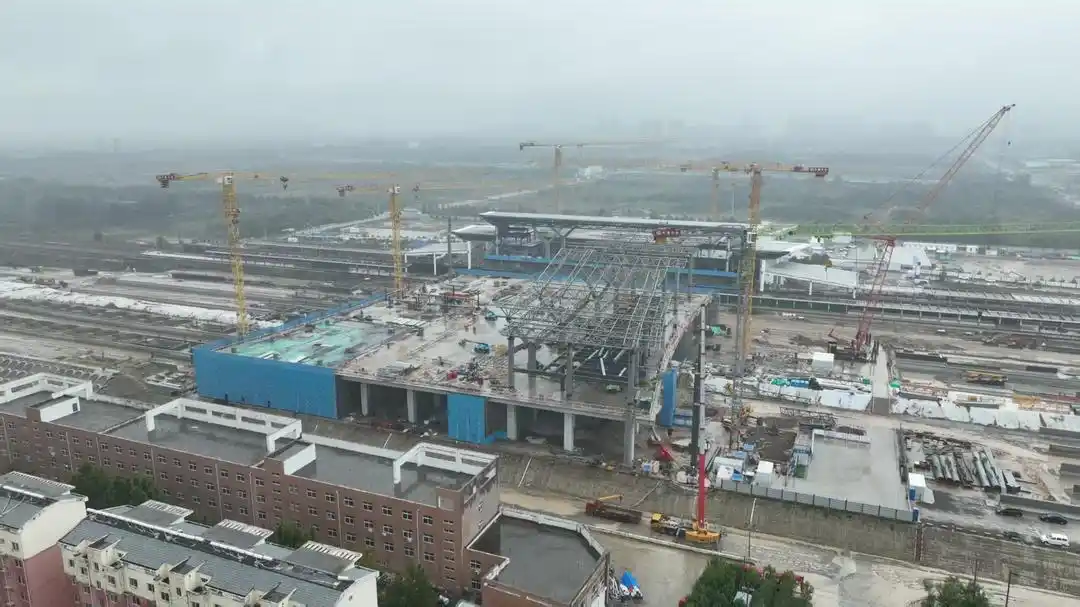 津潍高铁建设新进展！新建滨州站主体结构封顶